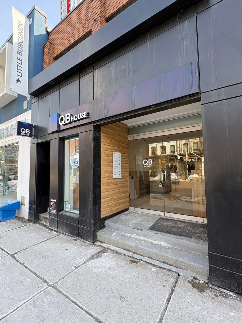 QB HOUSE Queen Street storefront